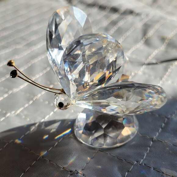 Swarovski Crystal Butterfly Figurine With Faceted Design & Gold Accents - Picture 4 of 5